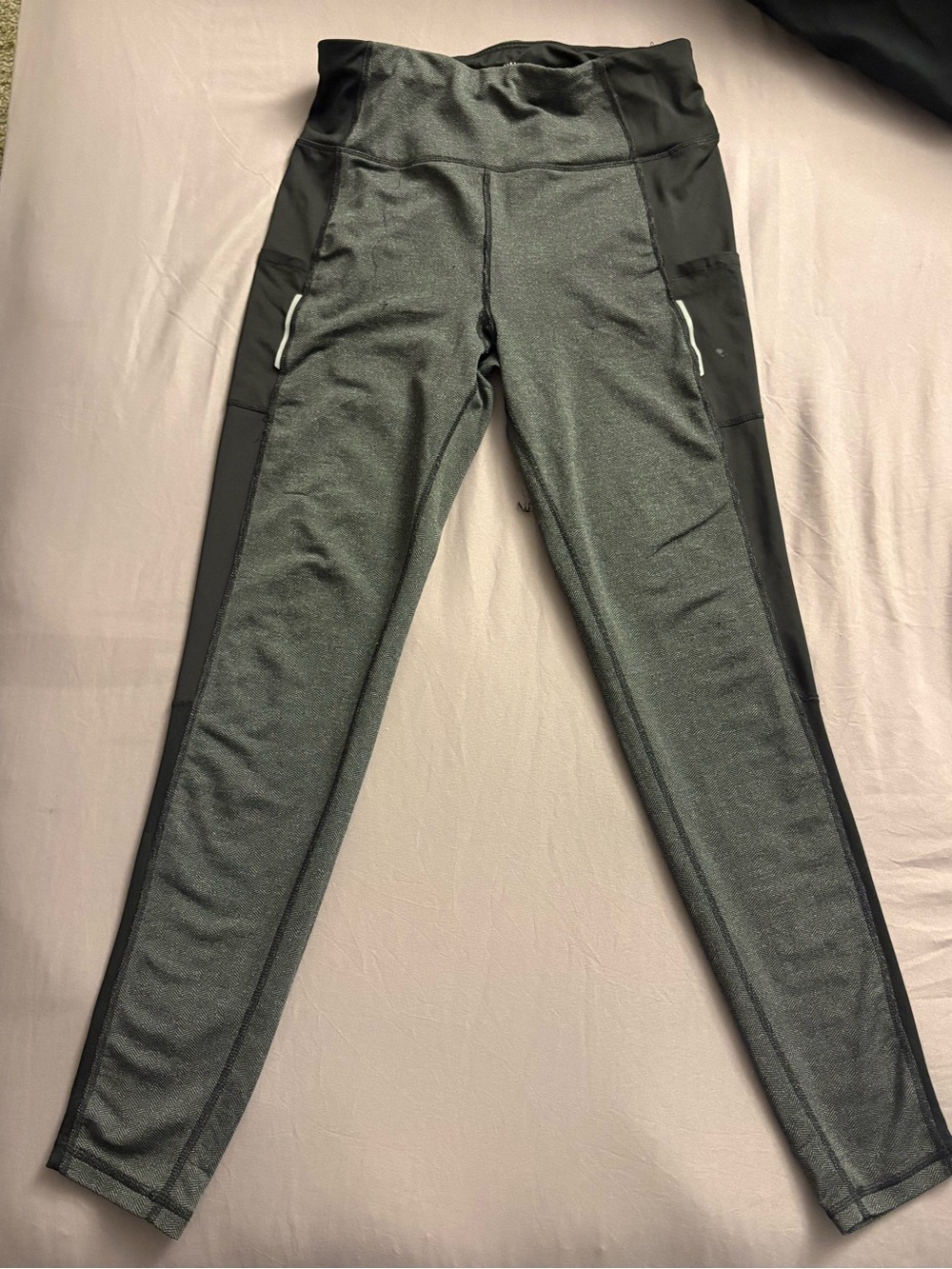 Danskin Now Women’s M 8-10 Gray Herringbone Athletic Leggings Pocket